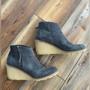 Tom’s Wedge Bootie